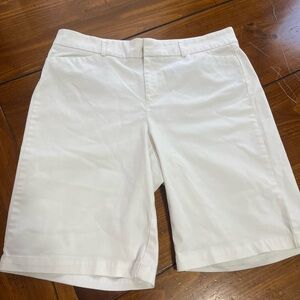 Dockers Women's White "Ideal Fit" Bermuda Chino Shorts - Size 14 - EUC